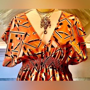 Kimono style, breezy orange dress/geometric pattern, smock waist, size 6/8 EUC